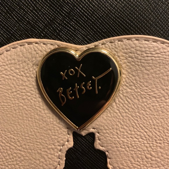 SOLD Betsey Johnson Dome Dog Purse - Picture 5 of 8